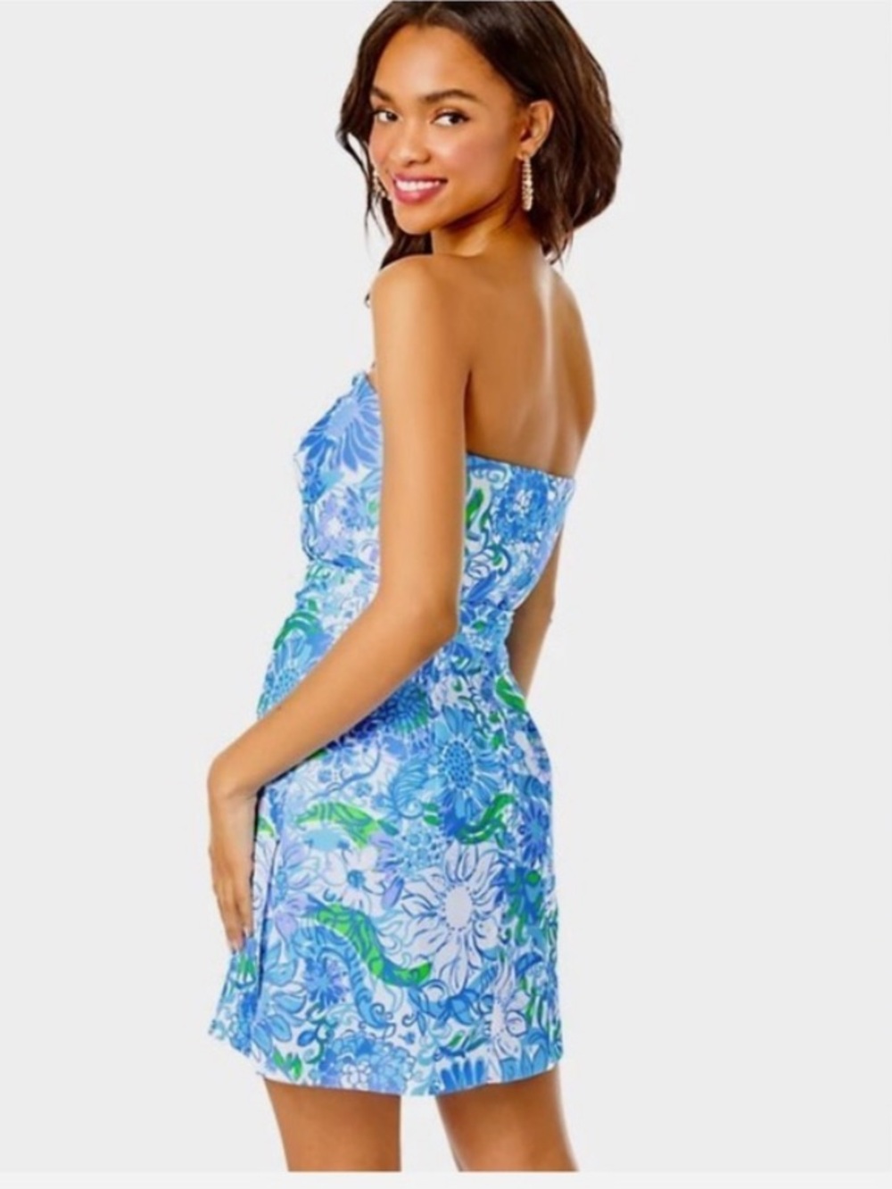 LILLY PULITZER Kylo Strapless Romper in Prenchie Blue Suns Out. Size 4 - Picture 7 of 8